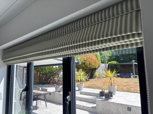 Blinds2go green and white - blinds2go,